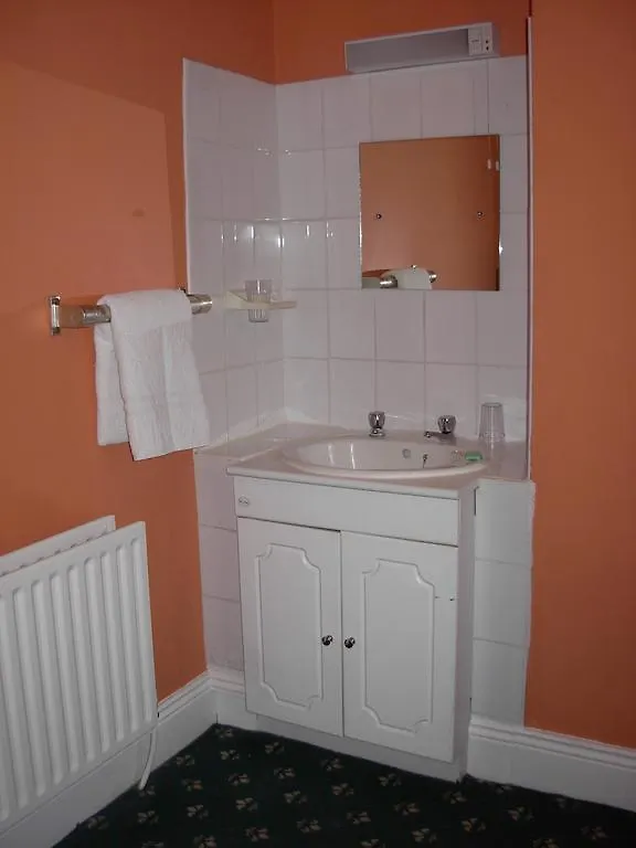 Mcelroy Budget Accommodation Dublin Hostel