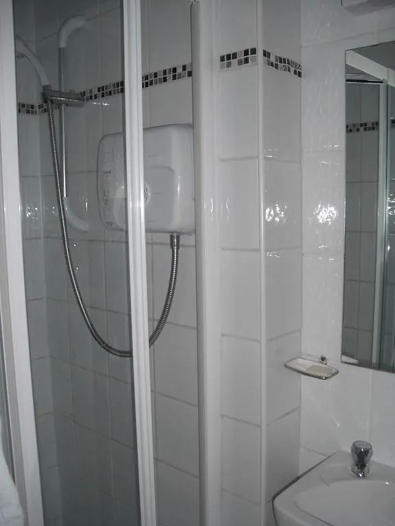 Hostel Mcelroy Budget Accommodation Dublin Ireland
