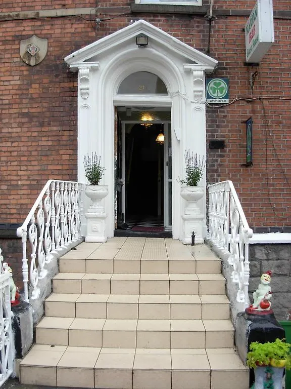 Mcelroy Budget Accommodation Dublin 0*,