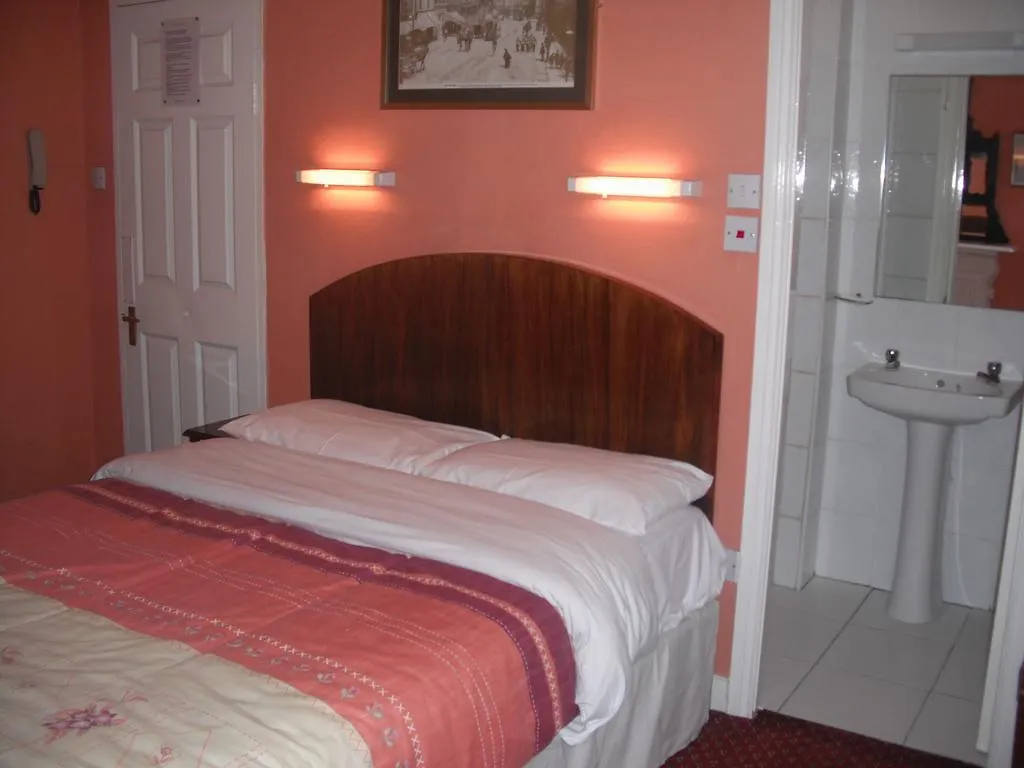 Mcelroy Budget Accommodation Dublin Hostel